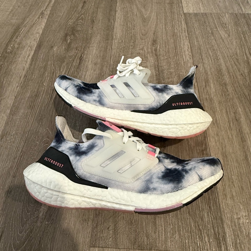 Adidas Ultraboost 22 Wmns Tie-Dye size 7.5